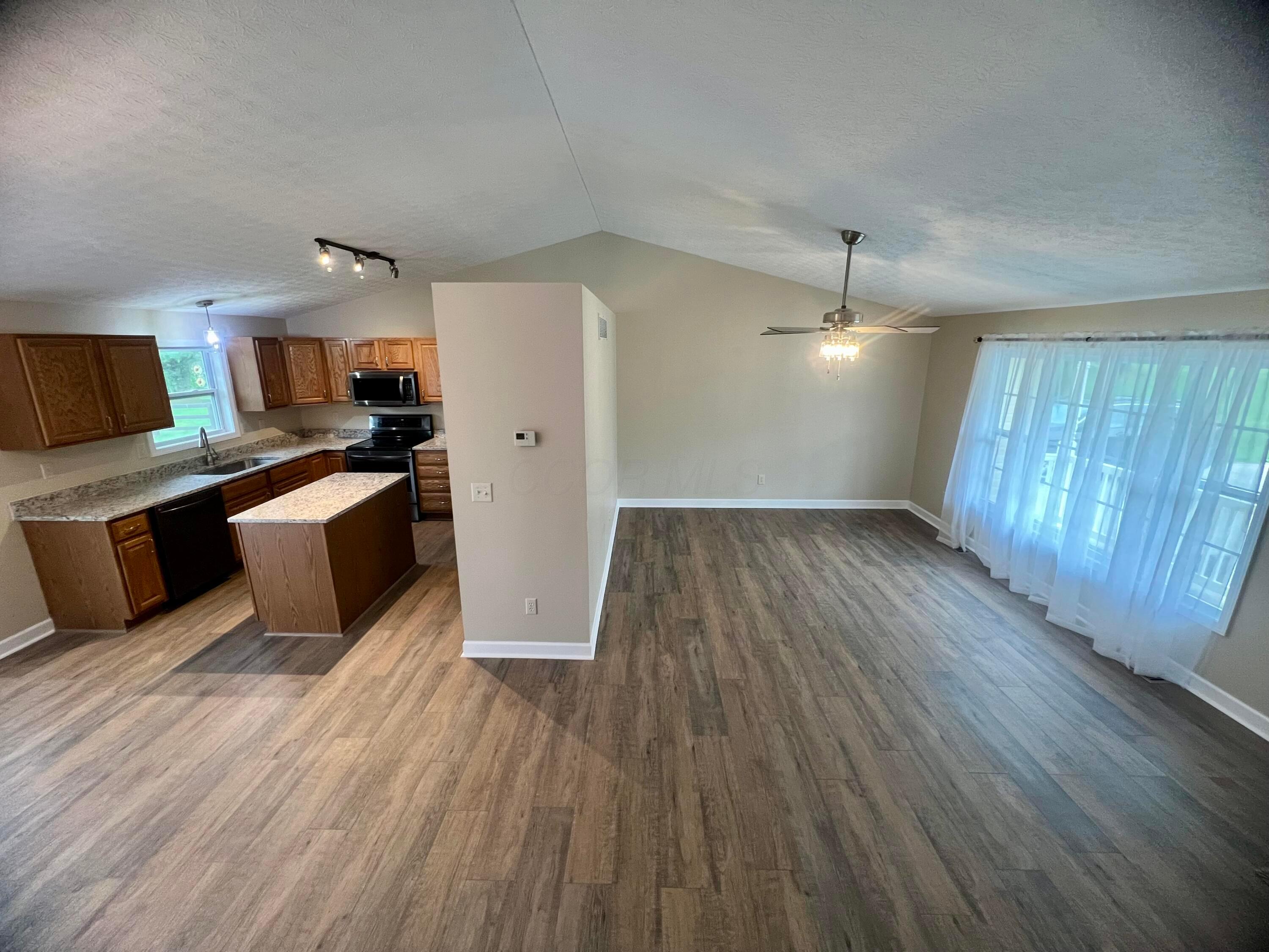 357 Carroll Eastern Road Northwest Baltimore, OH 43105 - Photo 4 of 34 Vaulted Ceiling