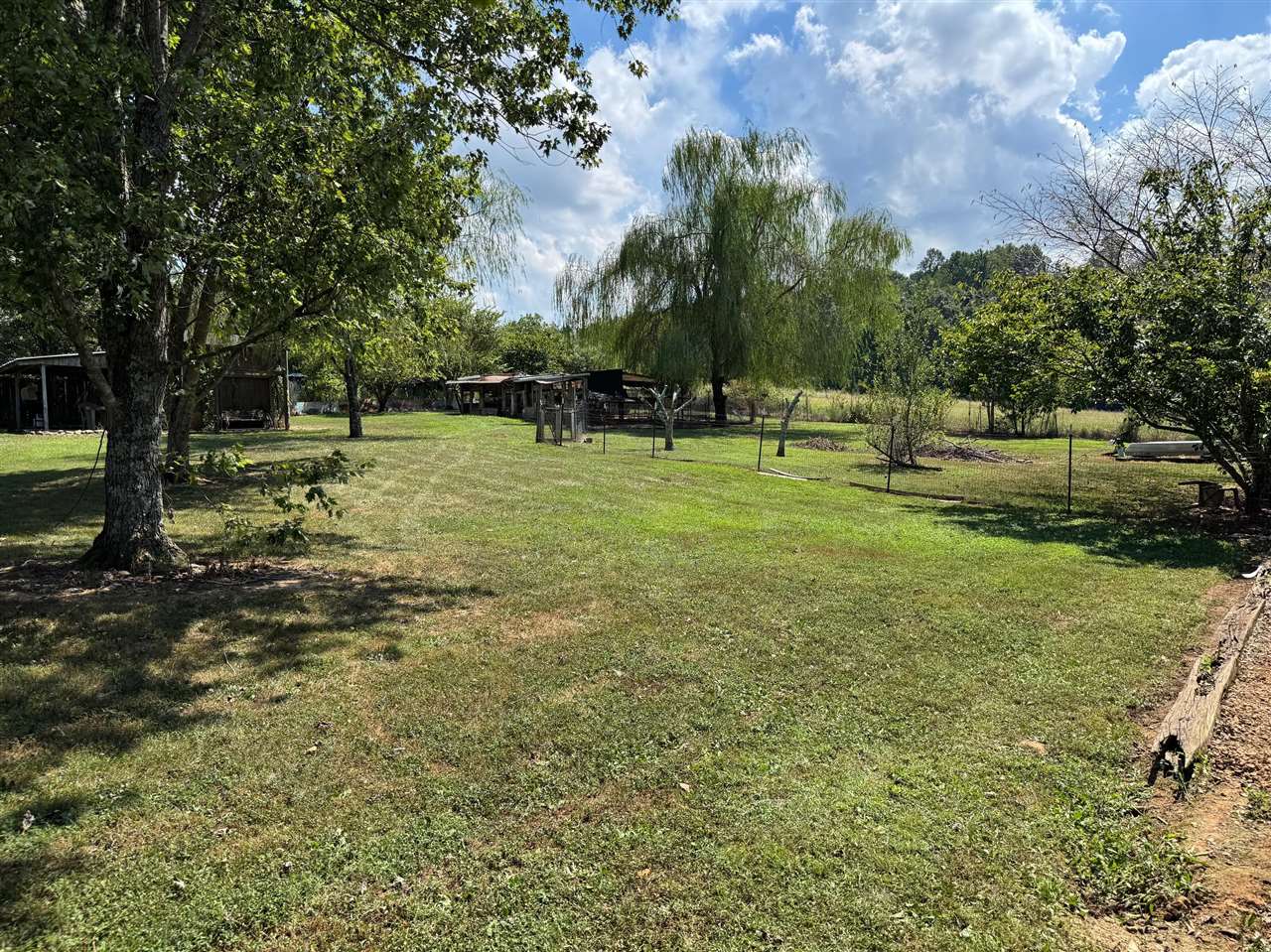 2351 Garrett Hollow Road Bowling Green, KY 42101 - Photo 16 of 57 Gallery Image 16