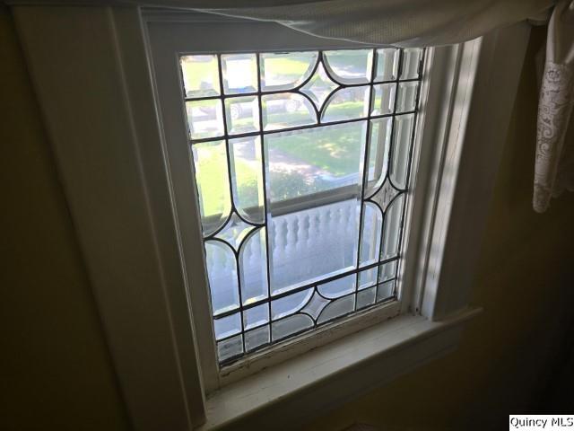 118 South Fayette Street Carthage, IL 62321 - Photo 15 of 32 wooden floor with a window