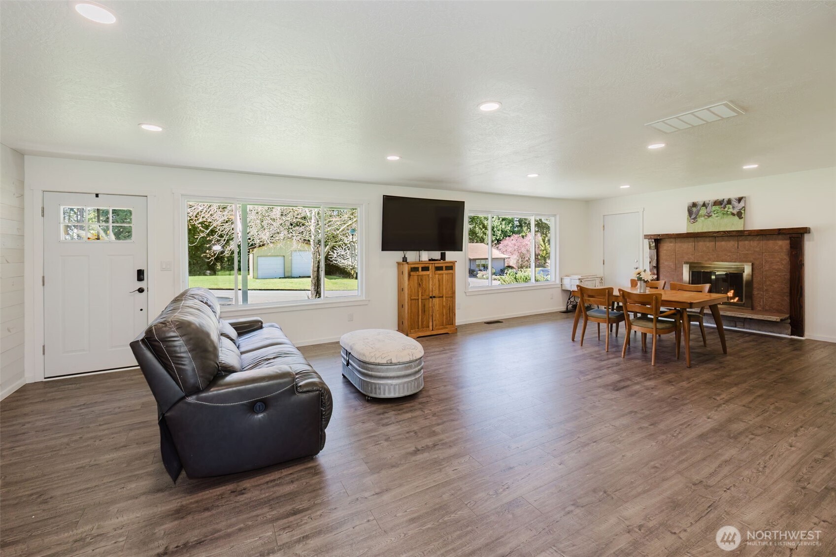 3018 Rozewood Drive Northeast Bremerton, WA 98310 - Photo 4 of 27