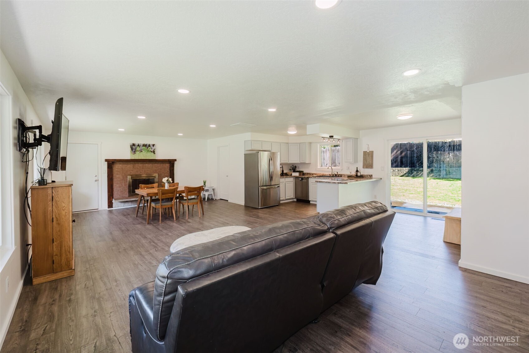 3018 Rozewood Drive Northeast Bremerton, WA 98310 - Photo 5 of 27