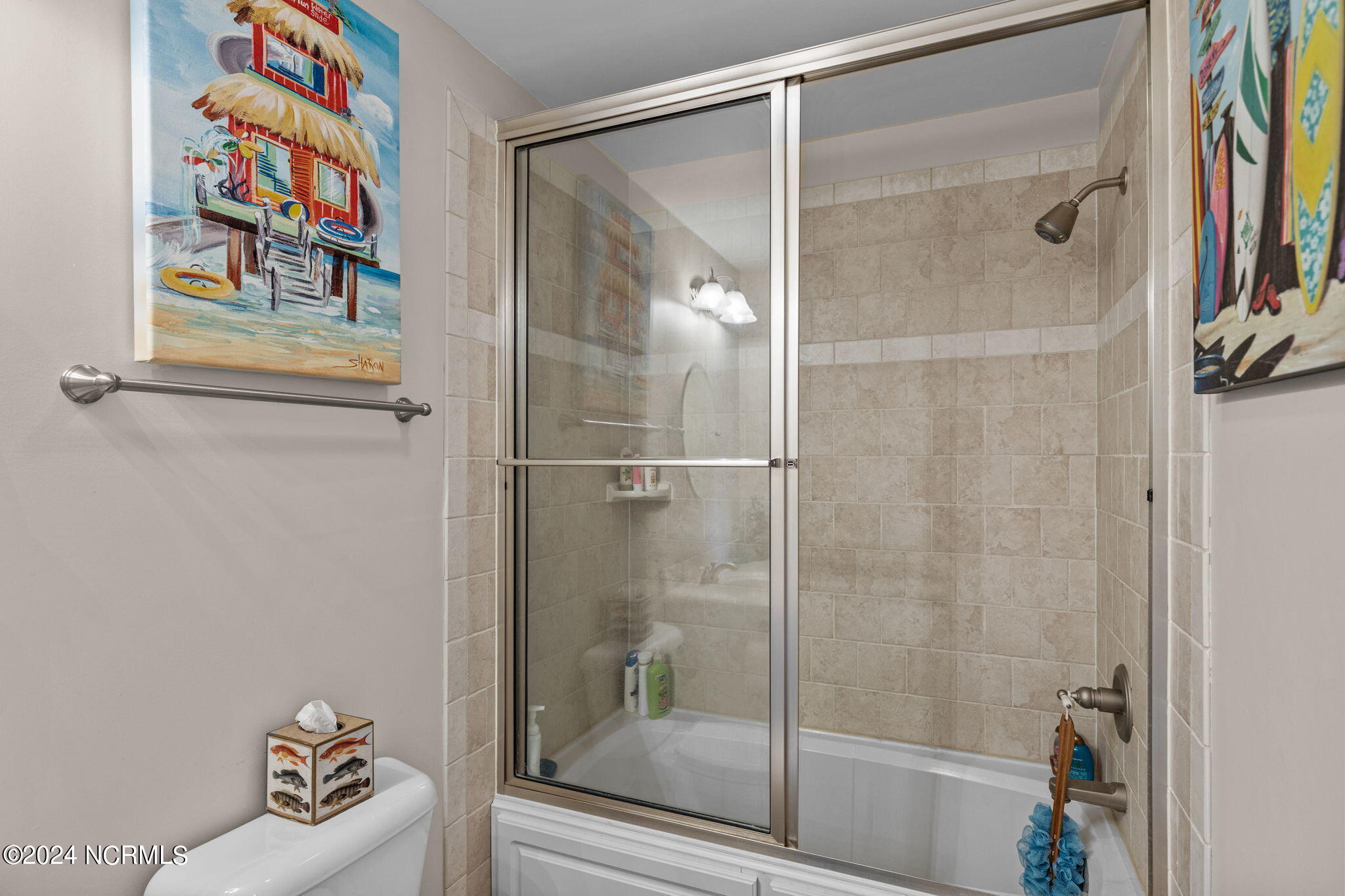 2201 North Road Morehead City, NC 28557 - Photo 19 of 63 Upstairs hall bath