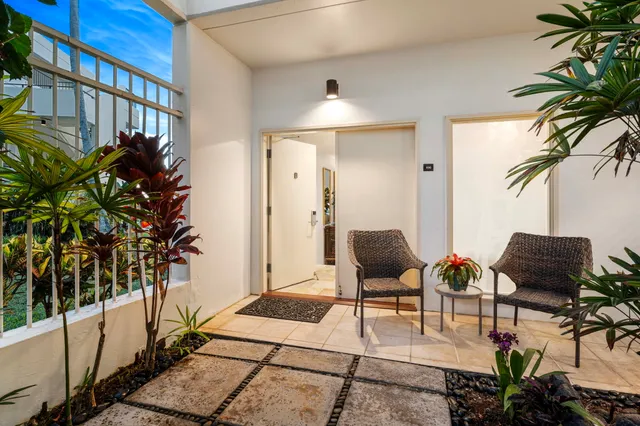 $2,399,000 | 75-6040 Alii Drive, Unit 108, Kailua-Kona, HI 96740