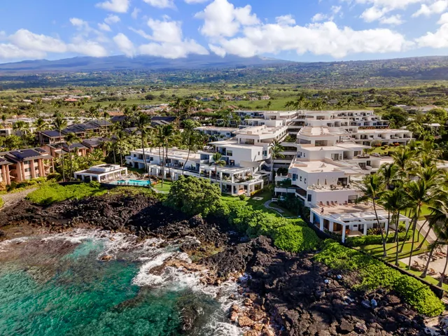$2,399,000 | 75-6040 Alii Drive, Unit 108, Kailua-Kona, HI 96740