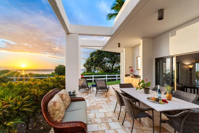 $2,399,000 | 75-6040 Alii Drive, Unit 108, Kailua-Kona, HI 96740