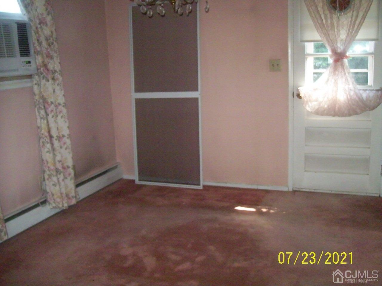 13 Finley Road Edison, NJ 08817 - Photo 4 of 17