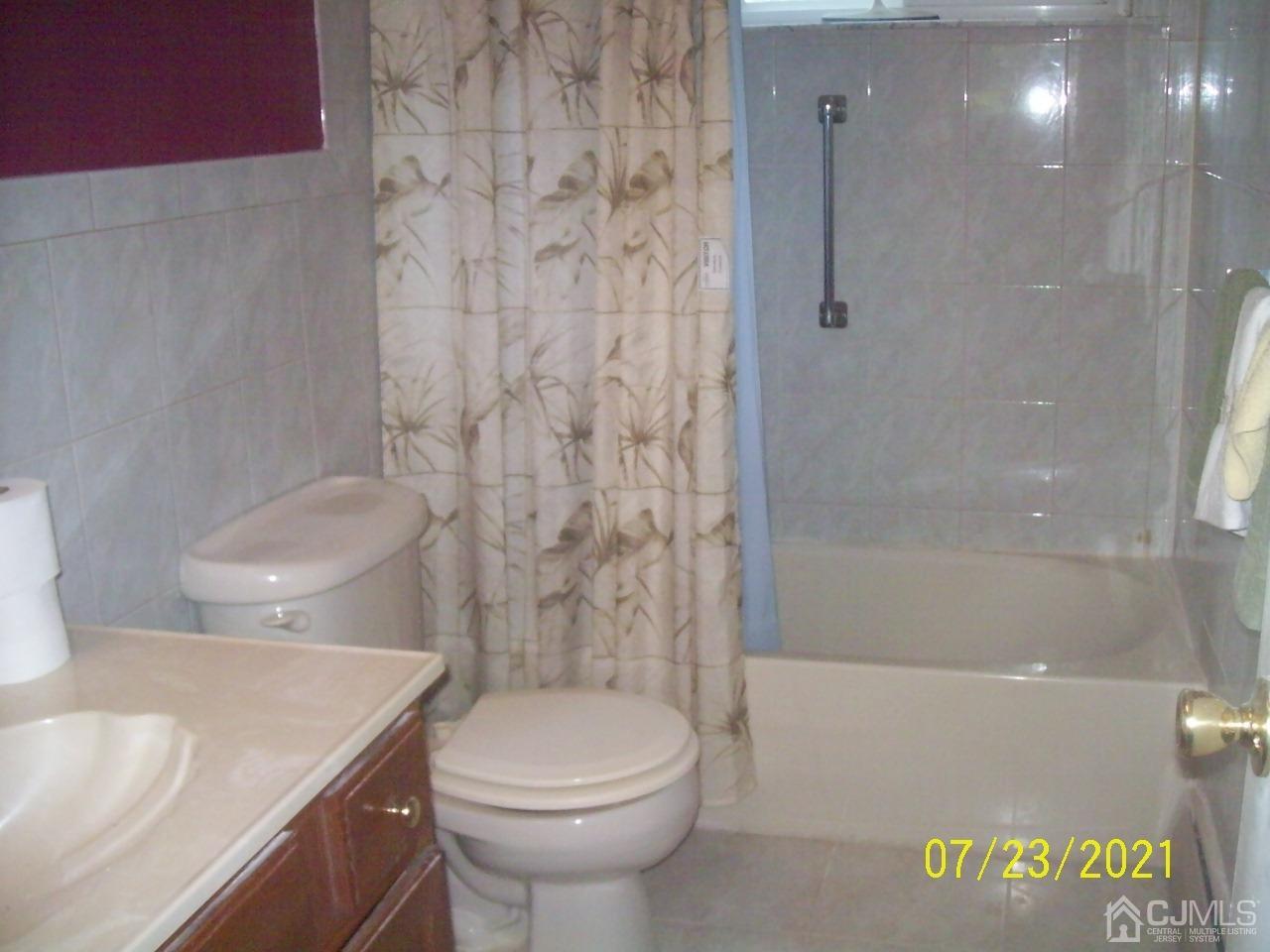 13 Finley Road Edison, NJ 08817 - Photo 8 of 17