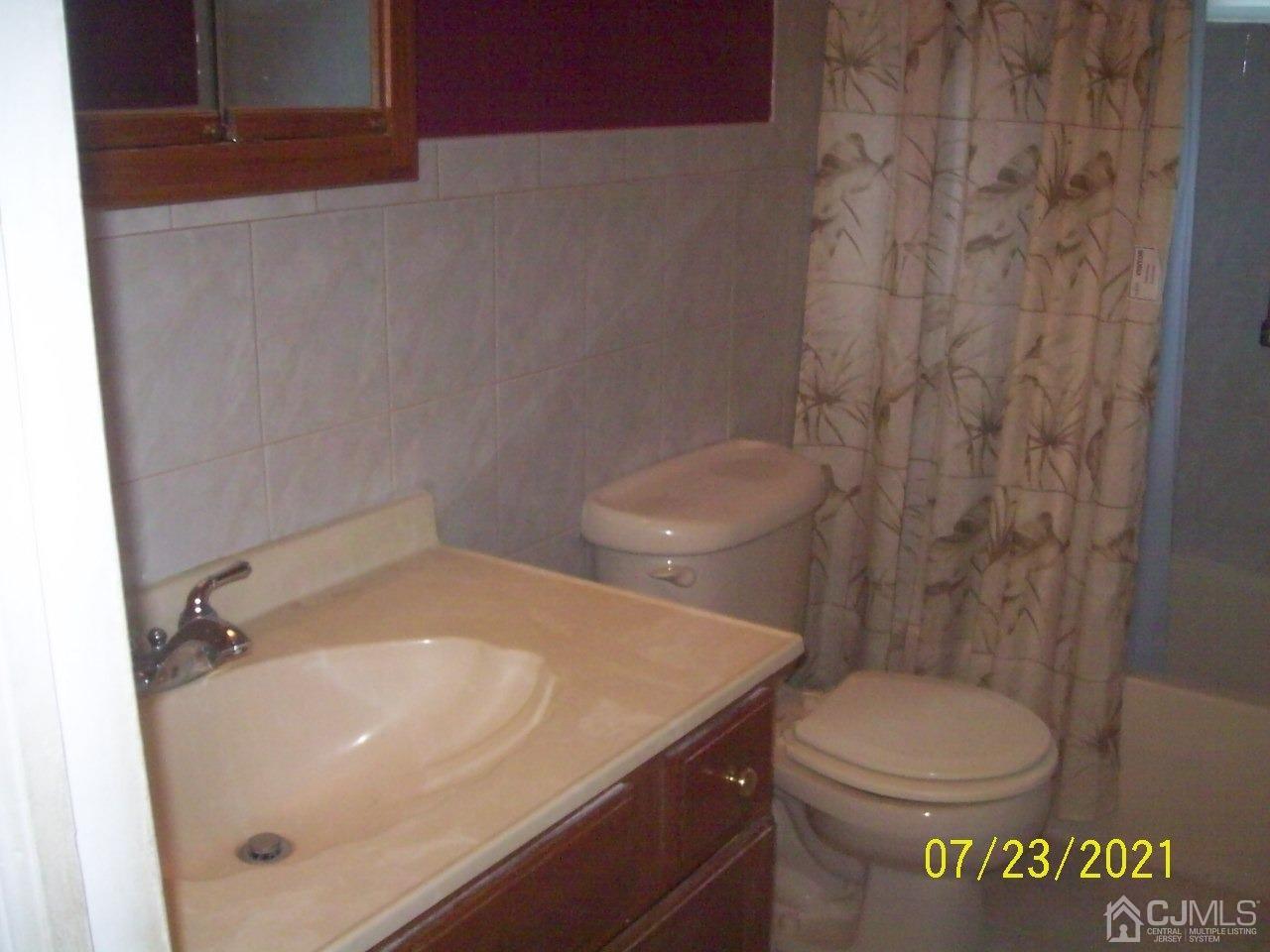 13 Finley Road Edison, NJ 08817 - Photo 9 of 17