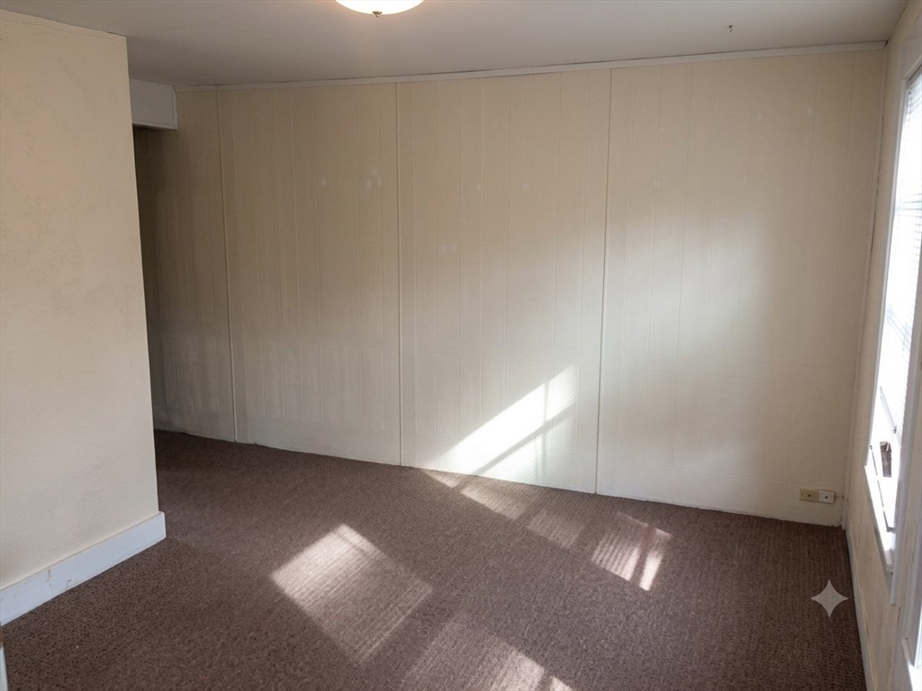 90 North Prospect Street, Unit 2 Amherst, MA 01002 - Photo 12 of 15