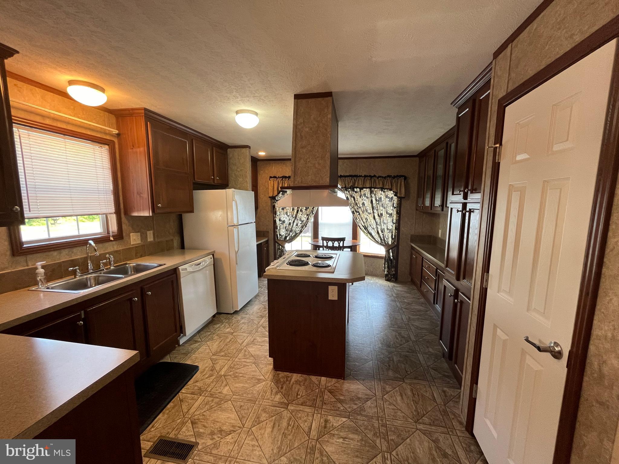 233 Robwood Road Baltimore, MD 21222 - Photo 11 of 38