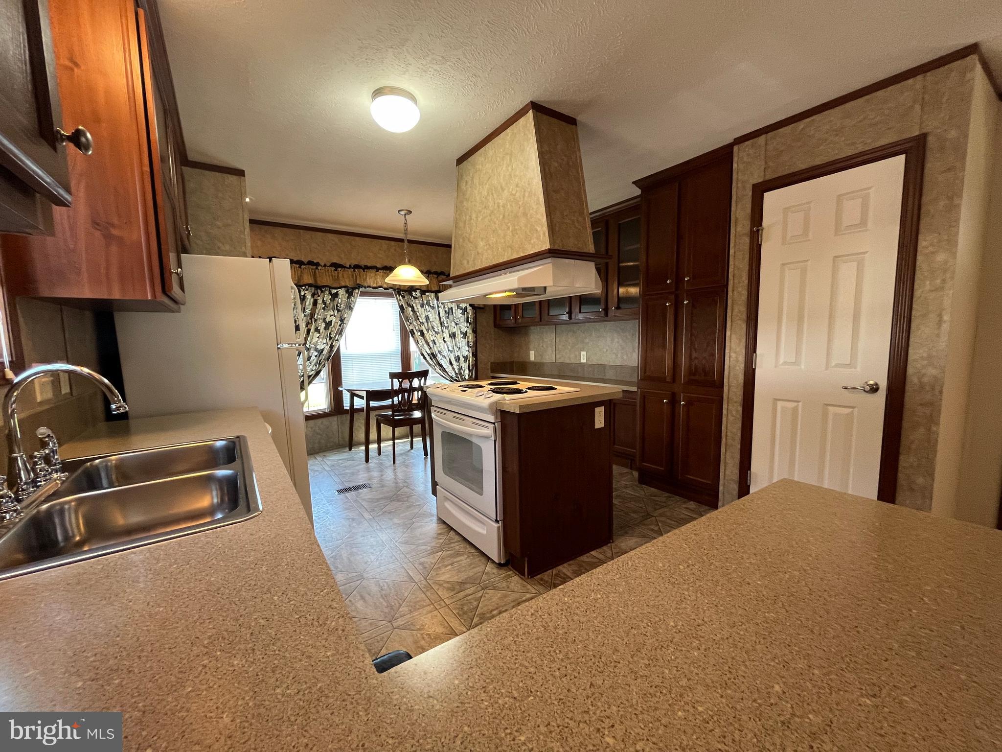 233 Robwood Road Baltimore, MD 21222 - Photo 12 of 38