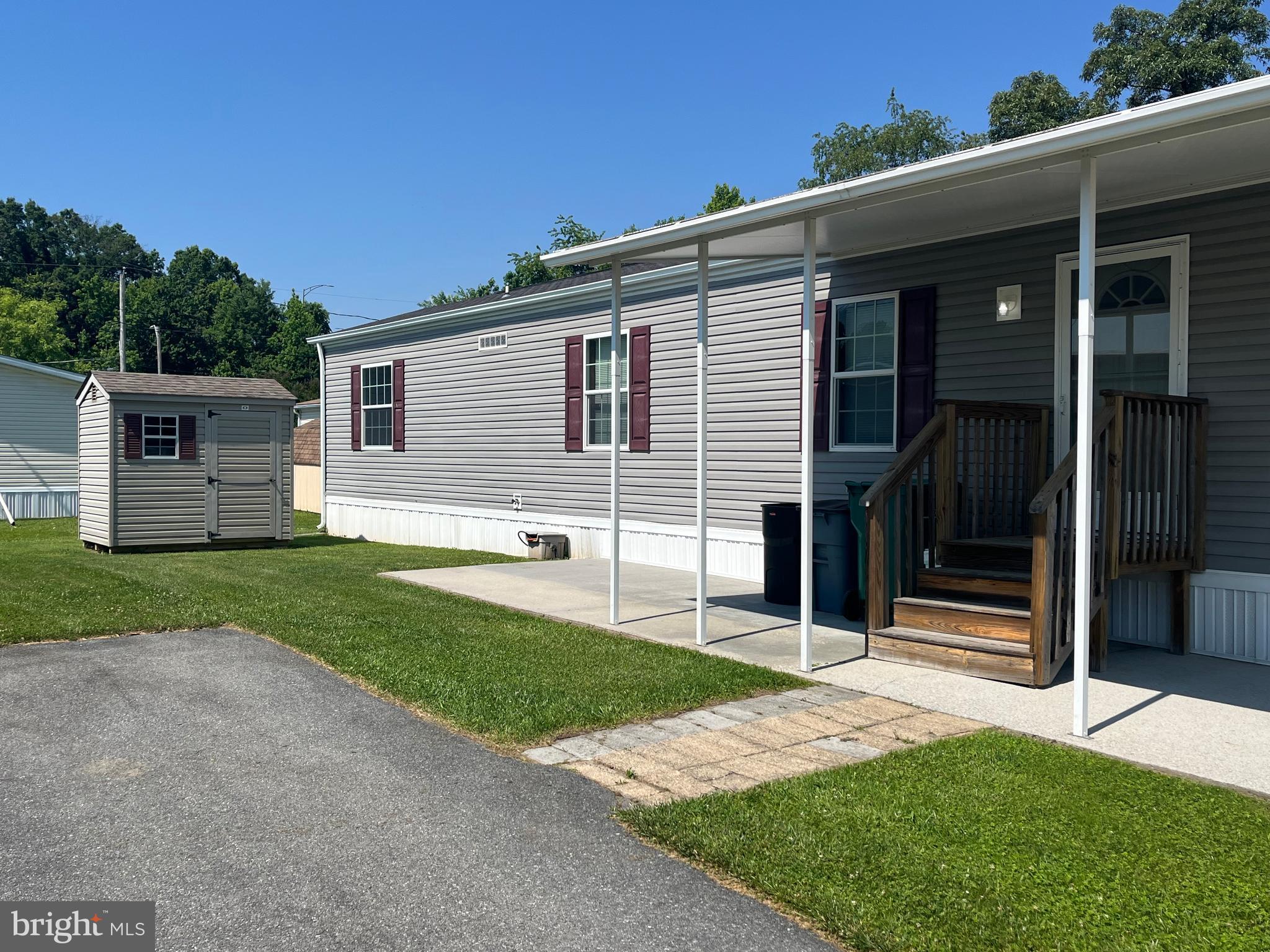 233 Robwood Road Baltimore, MD 21222 - Photo 3 of 38