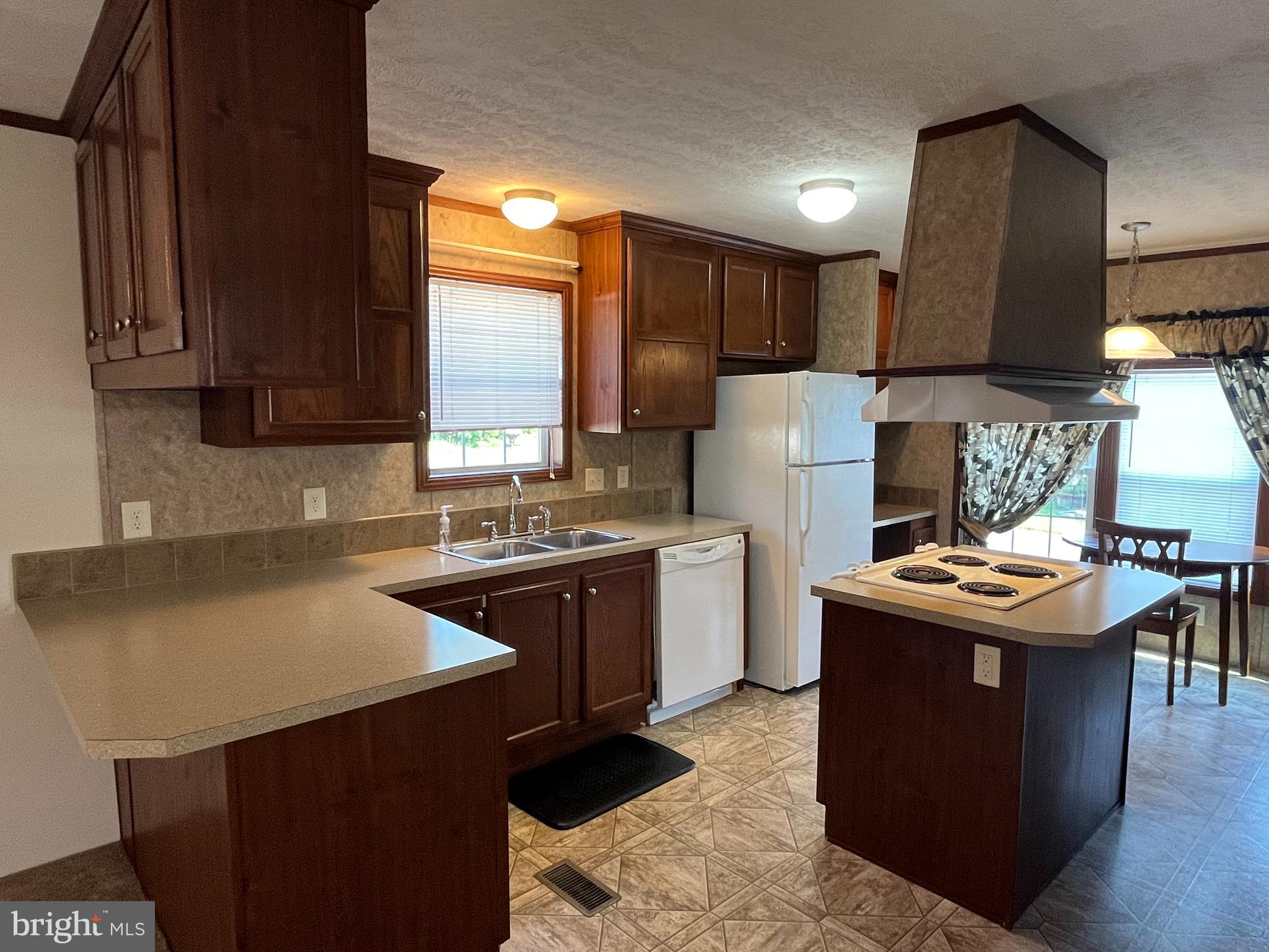 233 Robwood Road Baltimore, MD 21222 - Photo 8 of 38