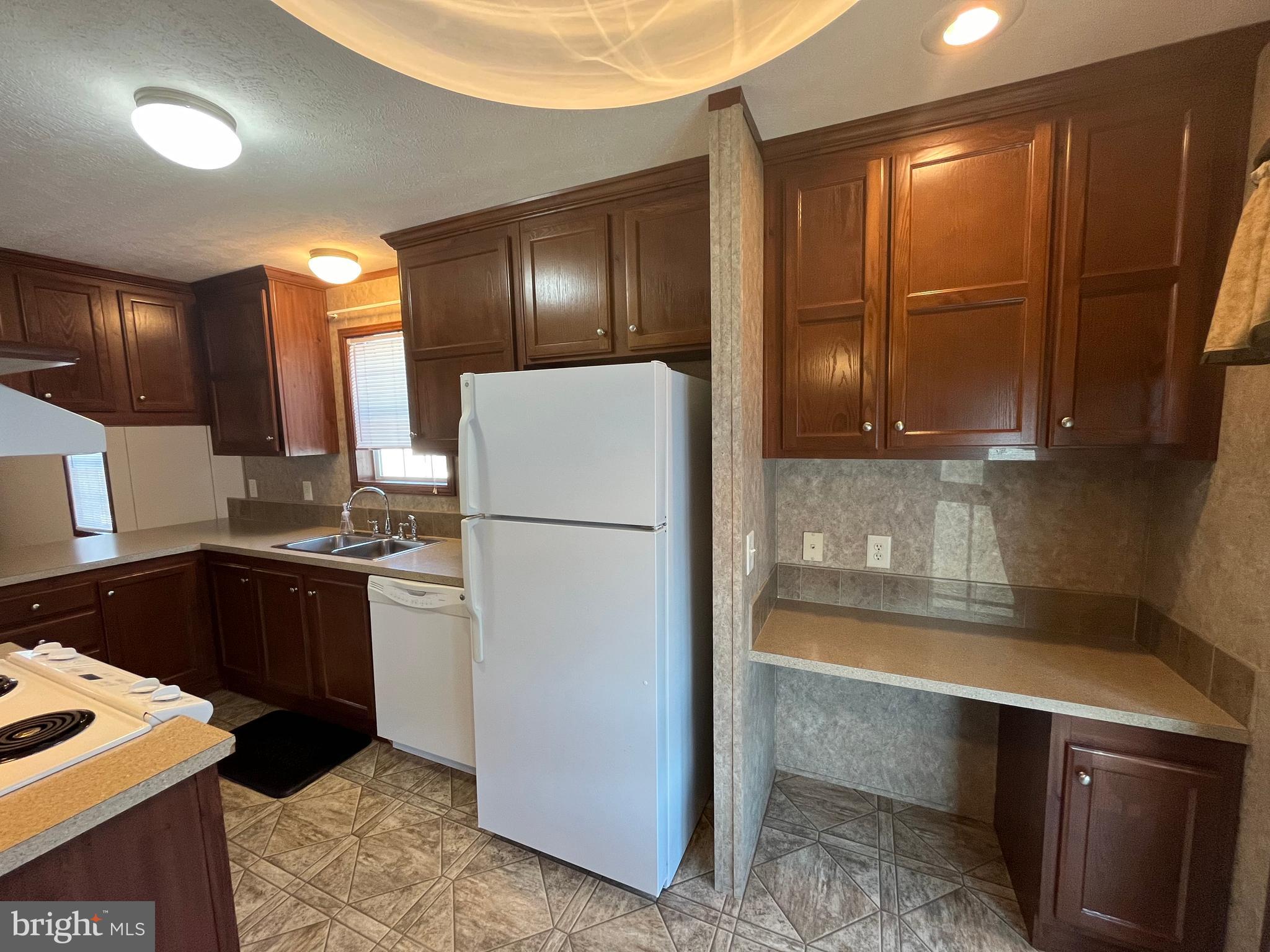 233 Robwood Road Baltimore, MD 21222 - Photo 9 of 38