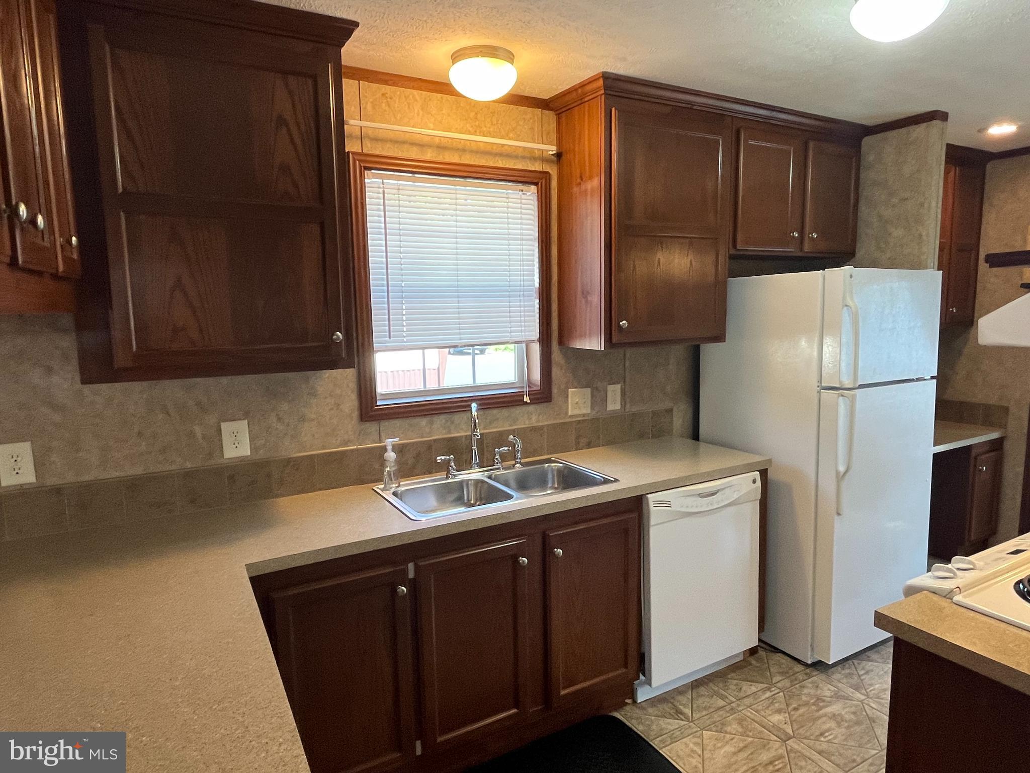 233 Robwood Road Baltimore, MD 21222 - Photo 10 of 38