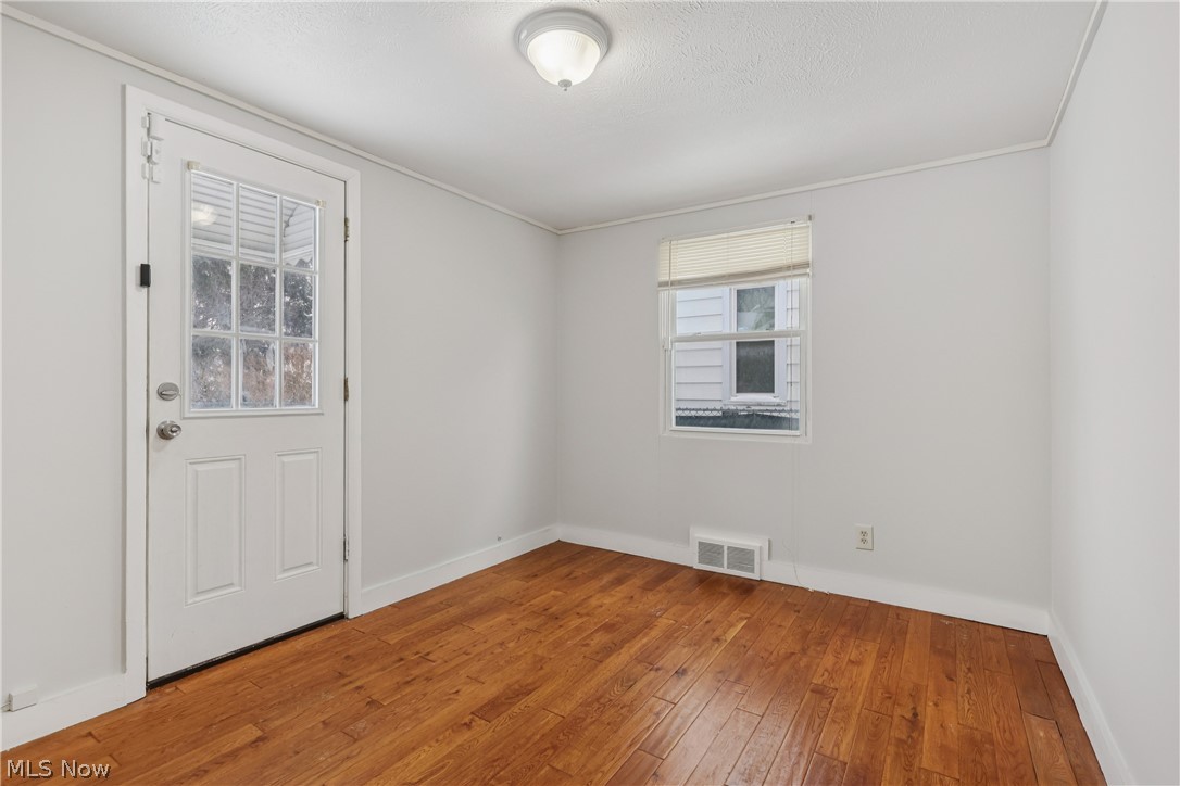4480 Birchwold Road Cleveland, OH 44121 - Photo 19 of 30