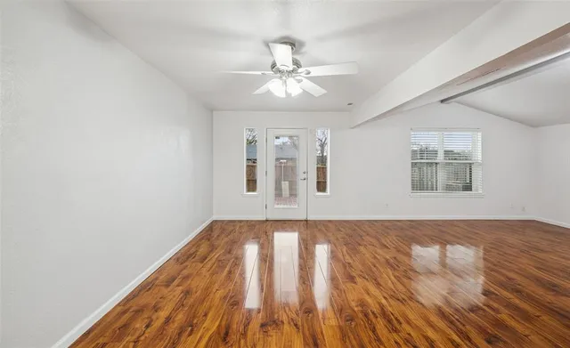 $424,900 | 930 Shady Creek Lane, Bedford, TX 76021