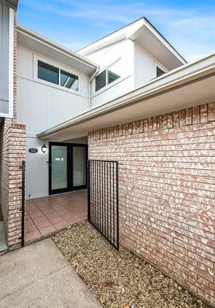 $410,000 | 930 Shady Creek Lane, Bedford, TX 76021