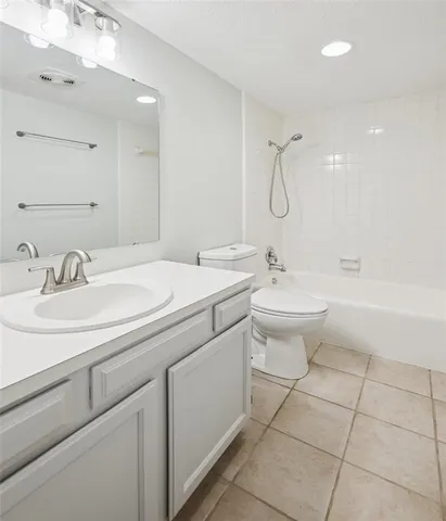 $424,900 | 930 Shady Creek Lane, Bedford, TX 76021