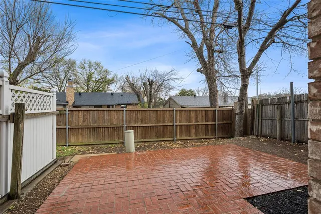 $424,900 | 930 Shady Creek Lane, Bedford, TX 76021