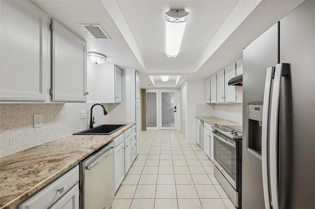 $424,900 | 930 Shady Creek Lane, Bedford, TX 76021