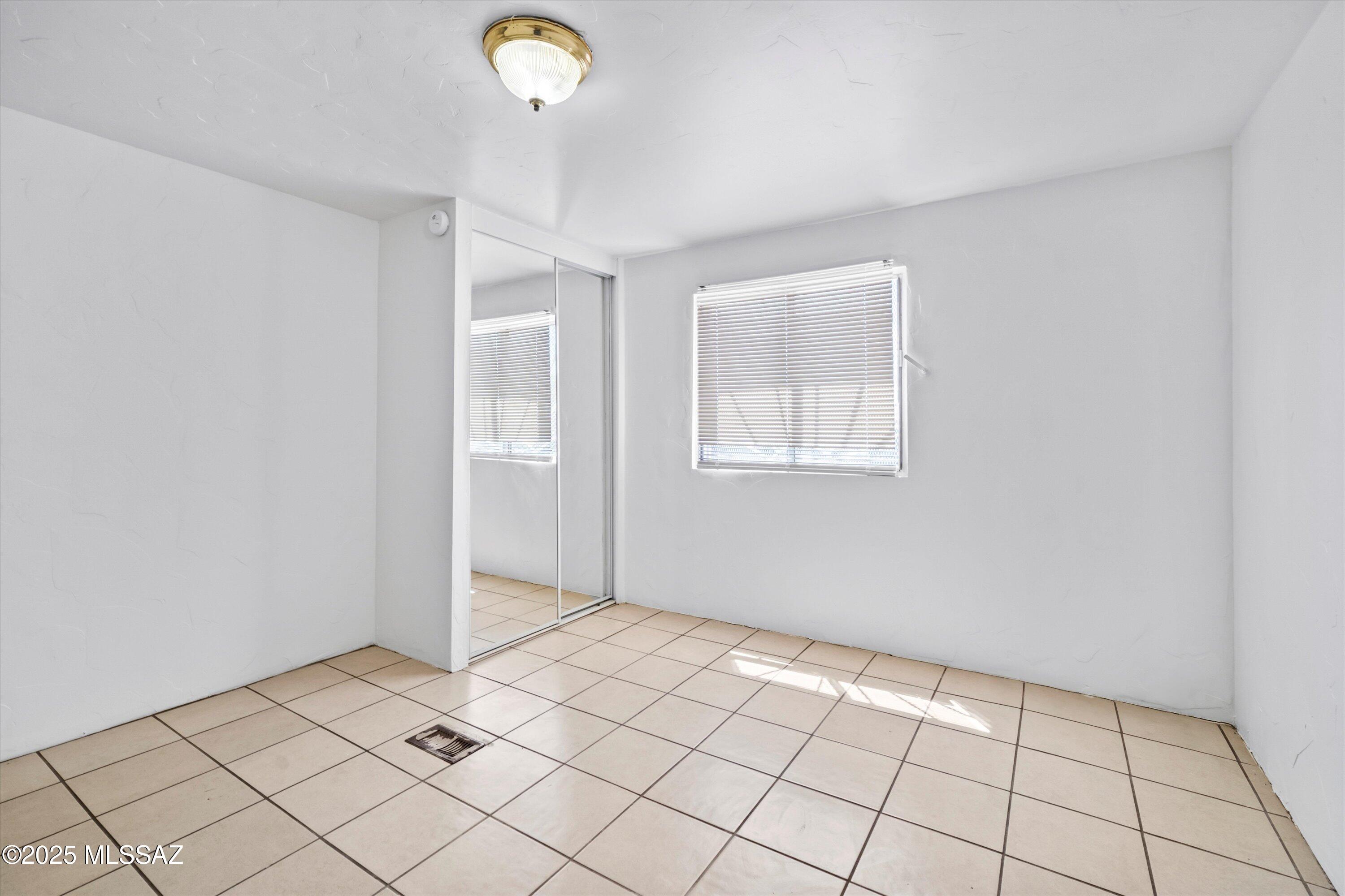 1227 East Ginter Road Tucson, AZ 85706 - Photo 18 of 18 a view of an empty room