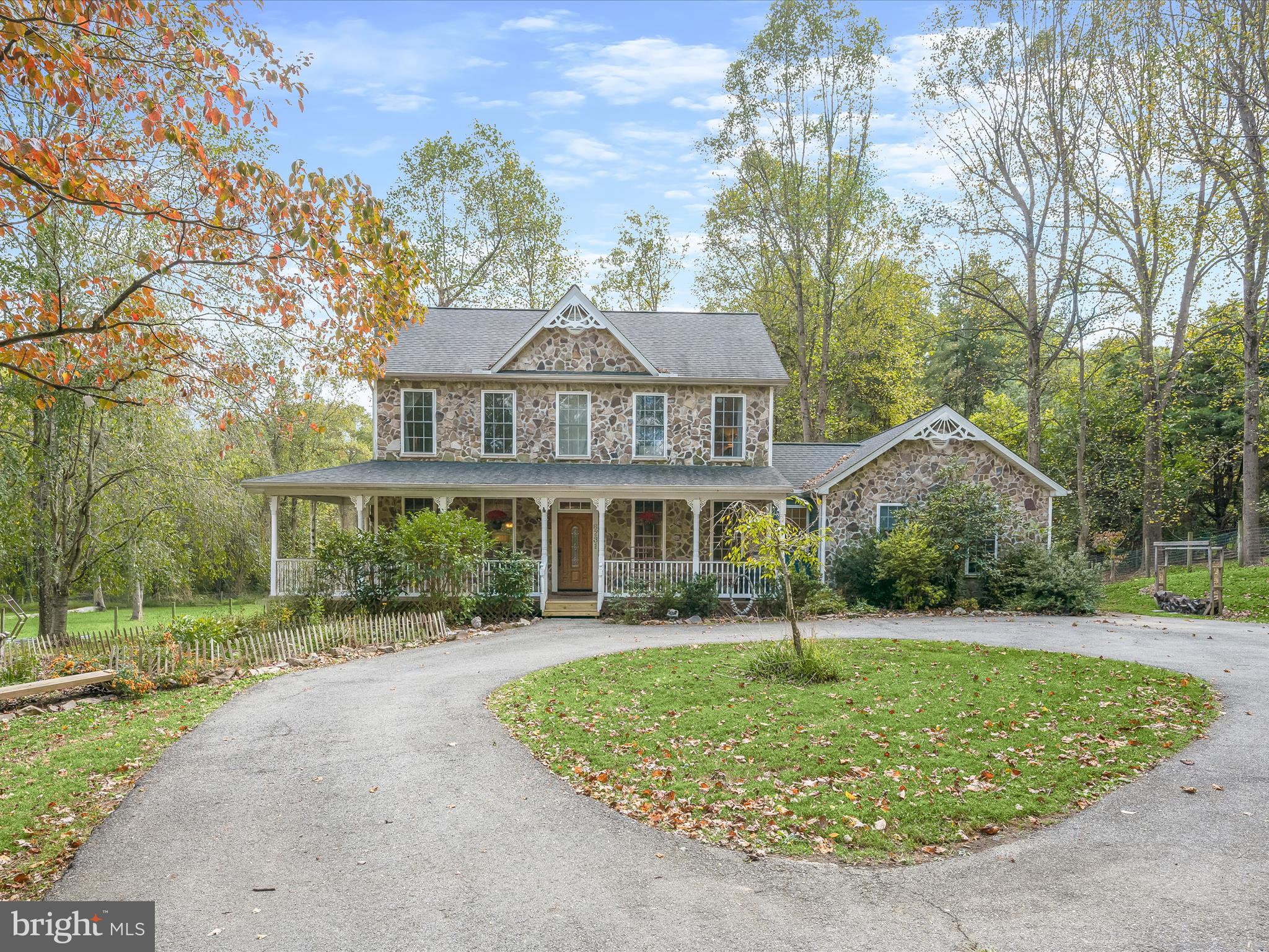 Welcome to 6731 Mink Hollow Rd!