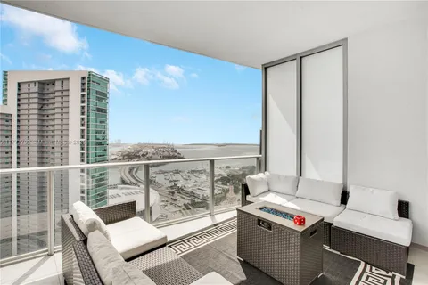 $1,000,000 | 851 Northeast 1st Avenue, Unit 4207, Miami, FL 33132