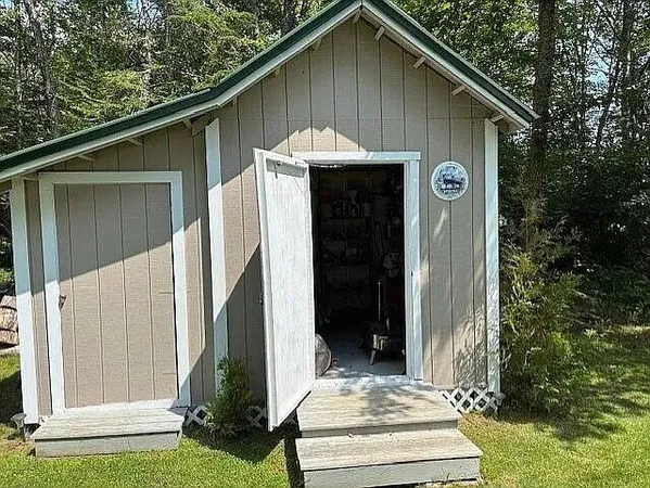 $399,900 | 10 Wood Duck Way, Millinocket, ME 04462