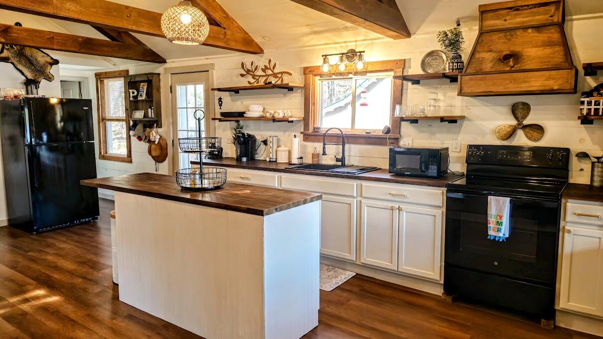 10 Wood Duck Way Millinocket, ME 04462 - Photo 8 of 43 Kitchen