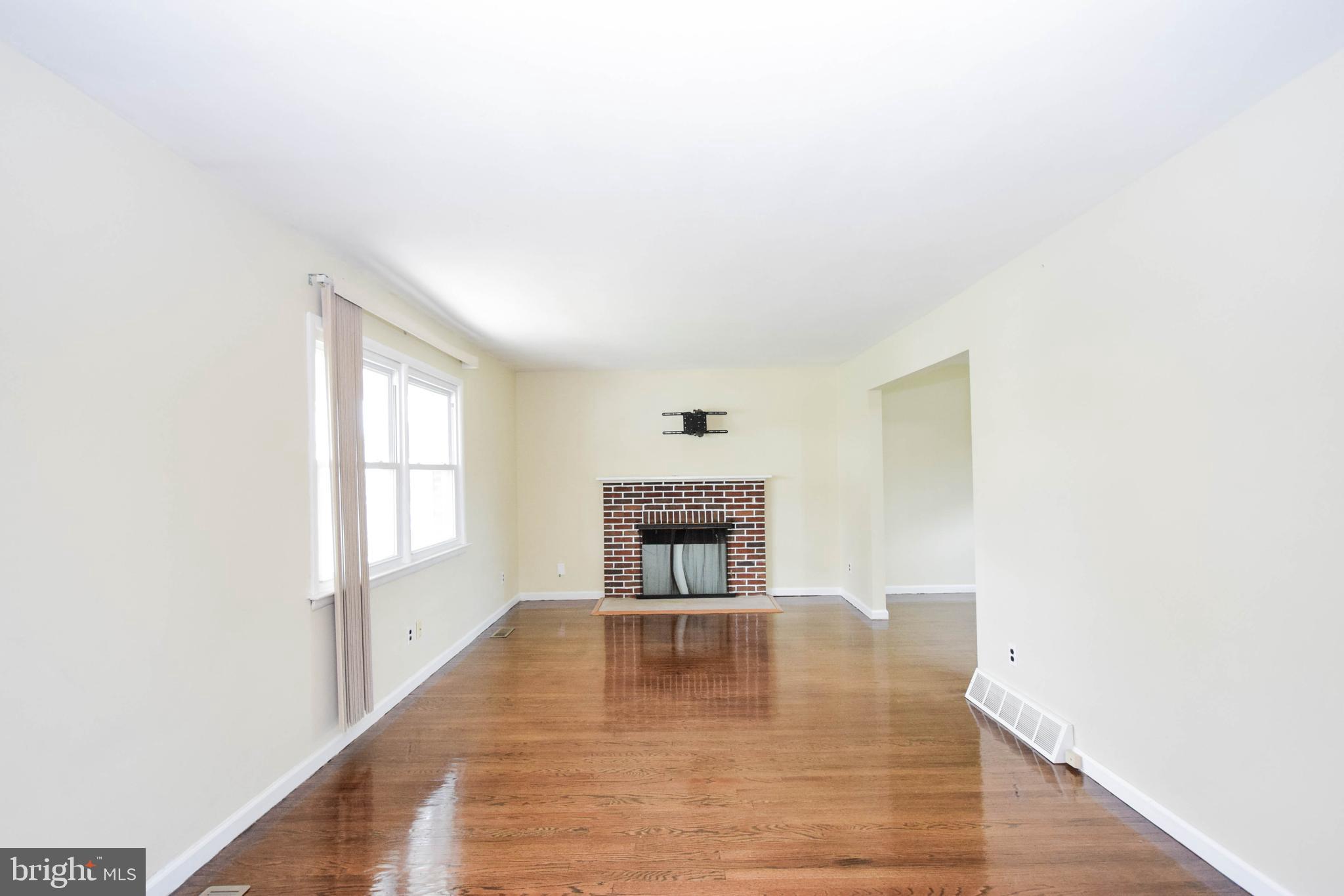 22 Cold Spring Road Hamilton, NJ 08619 - Photo 5 of 33