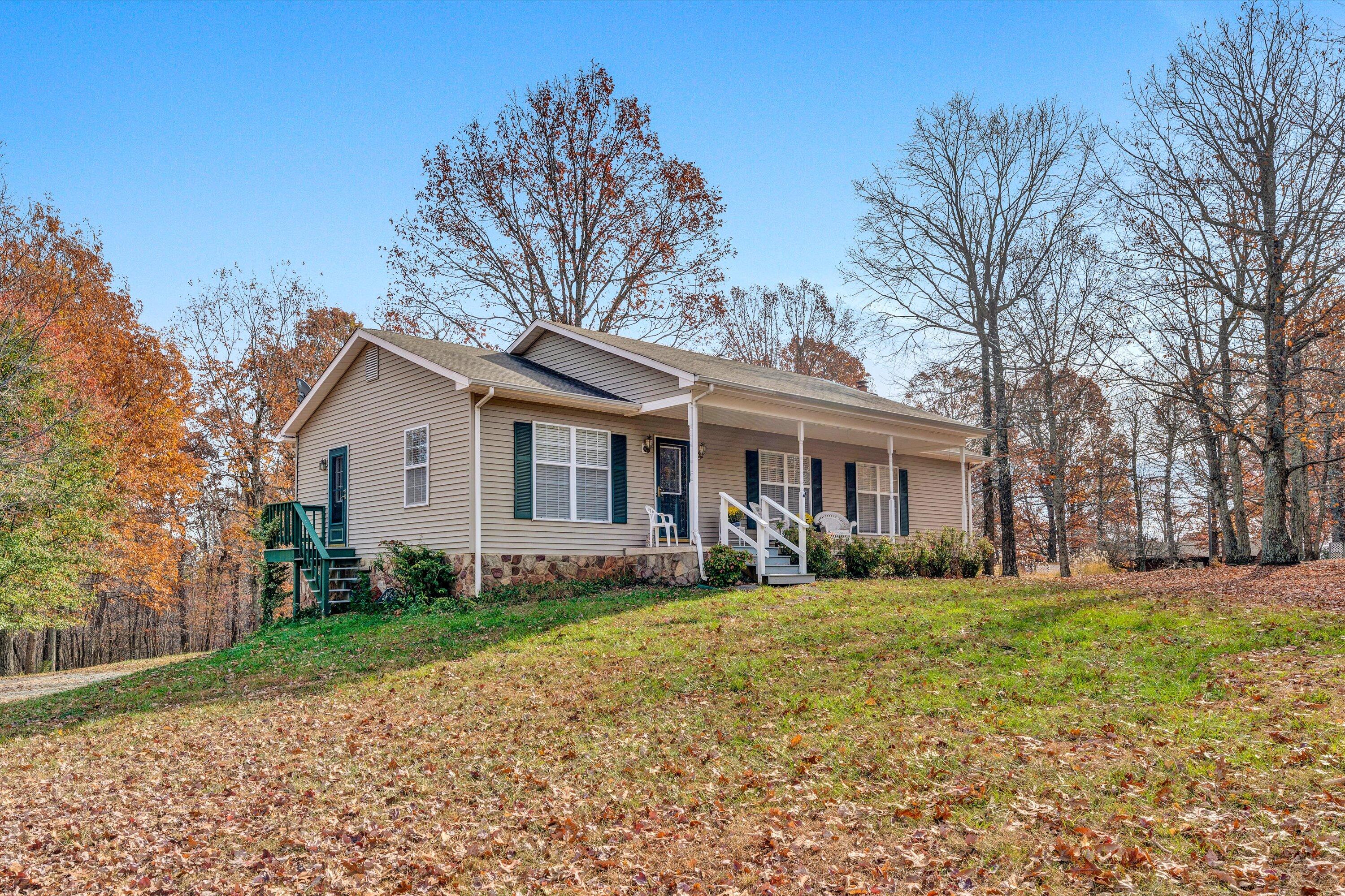 1288 Tuck Road Moneta, VA 24121 - Photo 1 of 36 01-111420230123