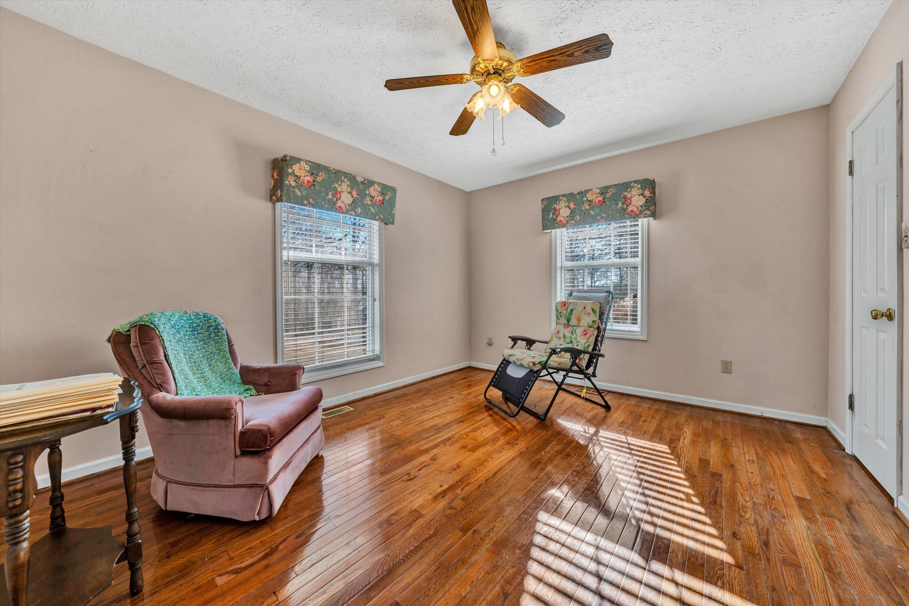 1288 Tuck Road Moneta, VA 24121 - Photo 14 of 36 14-121420230010