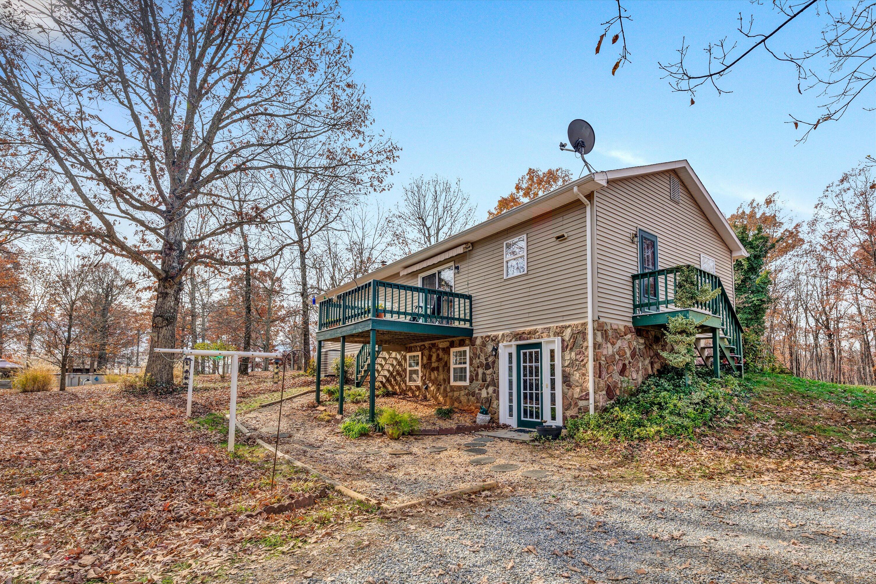 1288 Tuck Road Moneta, VA 24121 - Photo 23 of 36 23-111420230122
