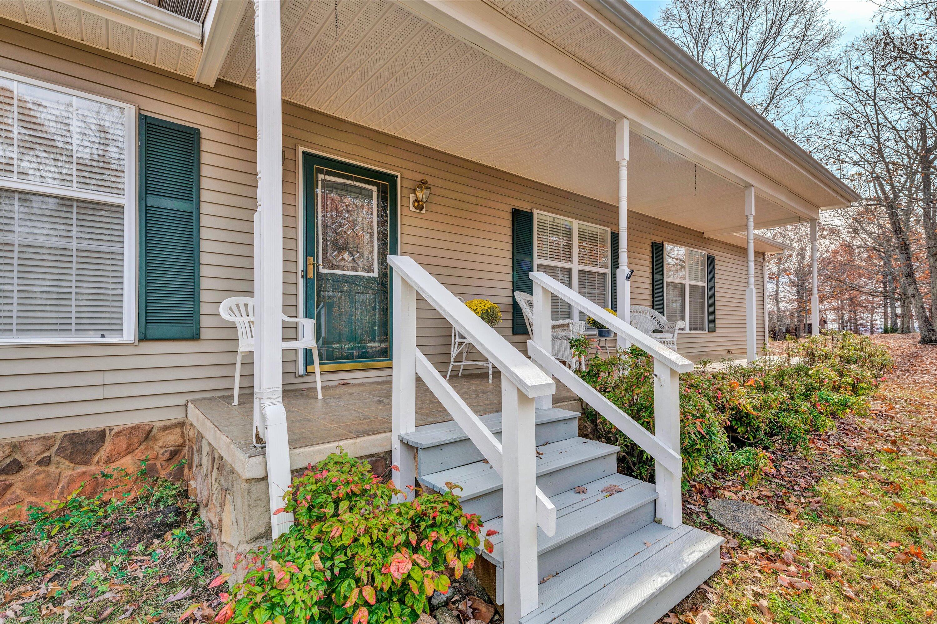 1288 Tuck Road Moneta, VA 24121 - Photo 4 of 36 04-111420230118