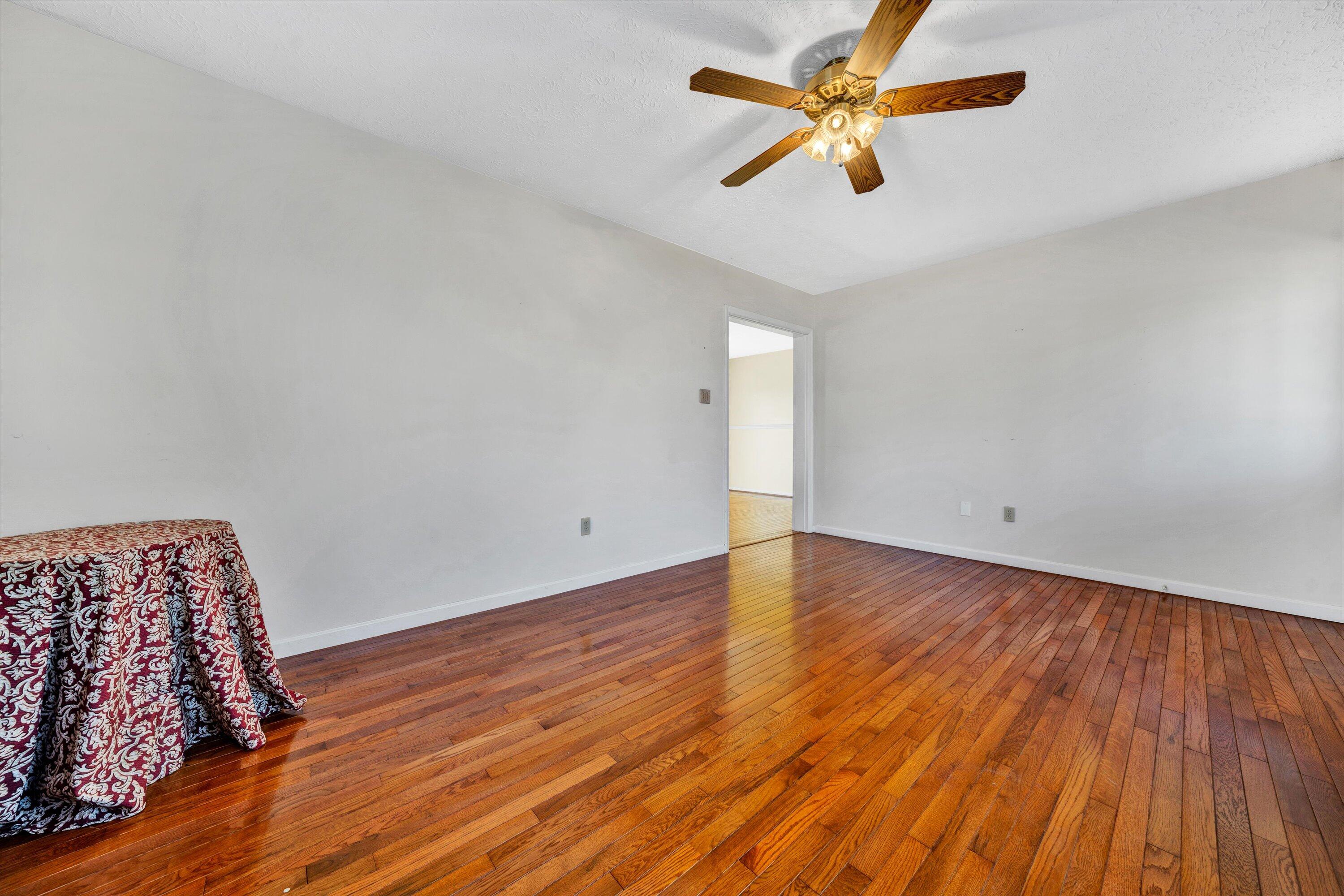 1288 Tuck Road Moneta, VA 24121 - Photo 6 of 36 06-121420230002
