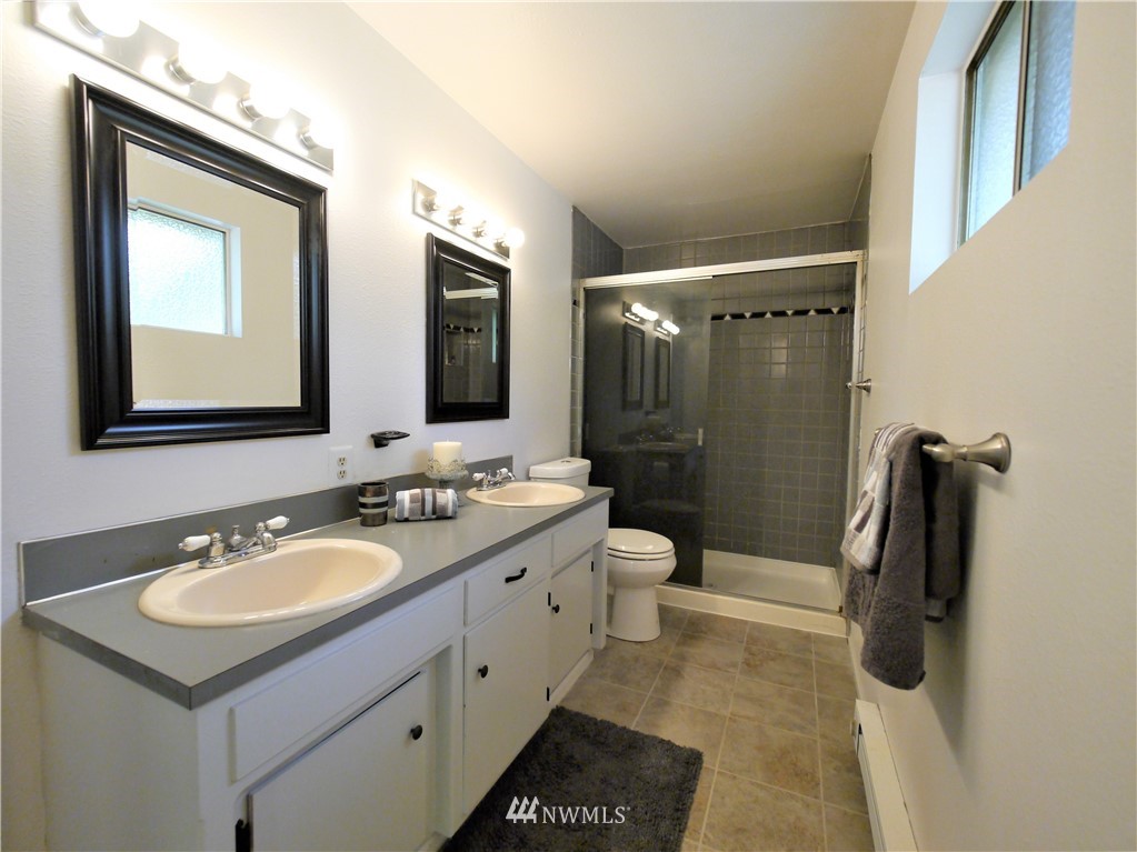 19010 Northeast Redmond Road Redmond, WA 98053 - Photo 11 of 33