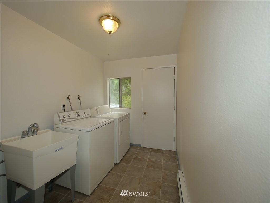 19010 Northeast Redmond Road Redmond, WA 98053 - Photo 18 of 33