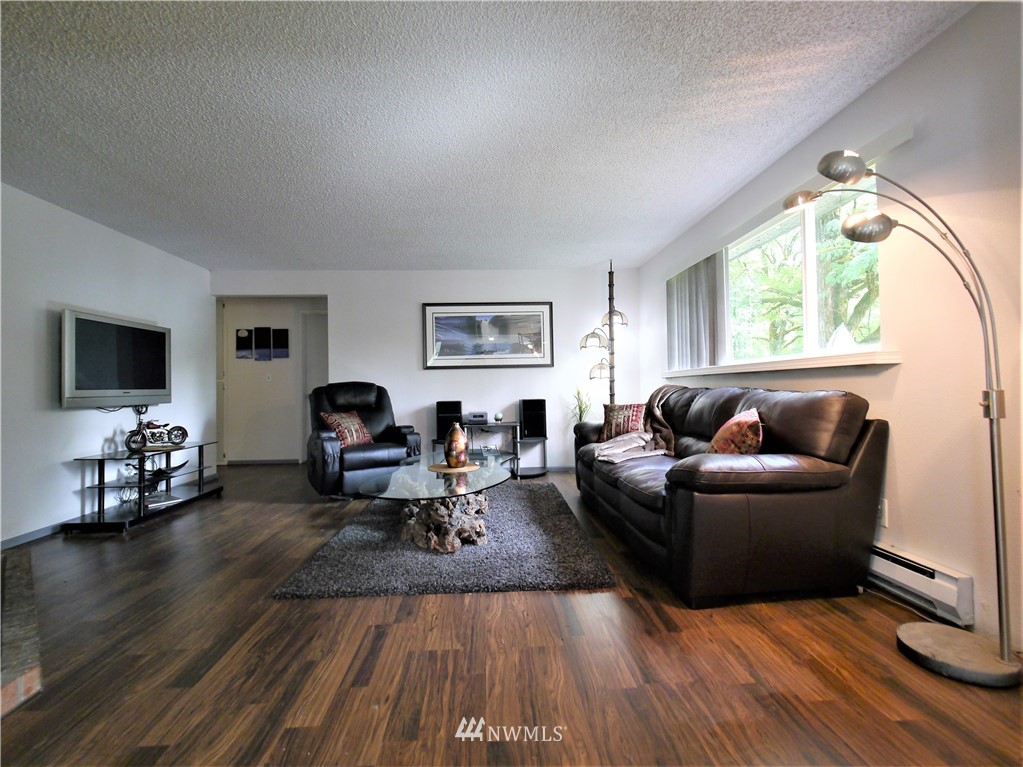 19010 Northeast Redmond Road Redmond, WA 98053 - Photo 3 of 33