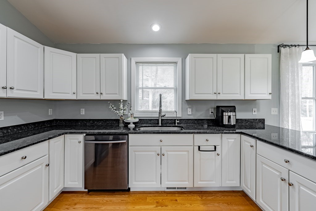 17 NW Road Westfield, MA 01085 - Photo 7 of 37 Gallery Image 7