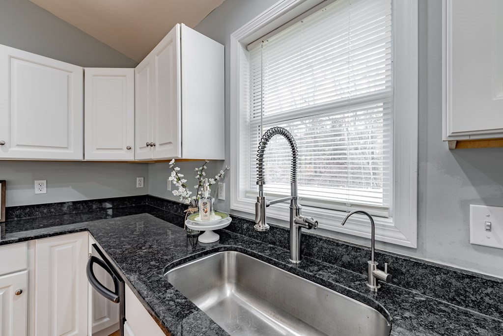 17 NW Road Westfield, MA 01085 - Photo 8 of 37 Gallery Image 8