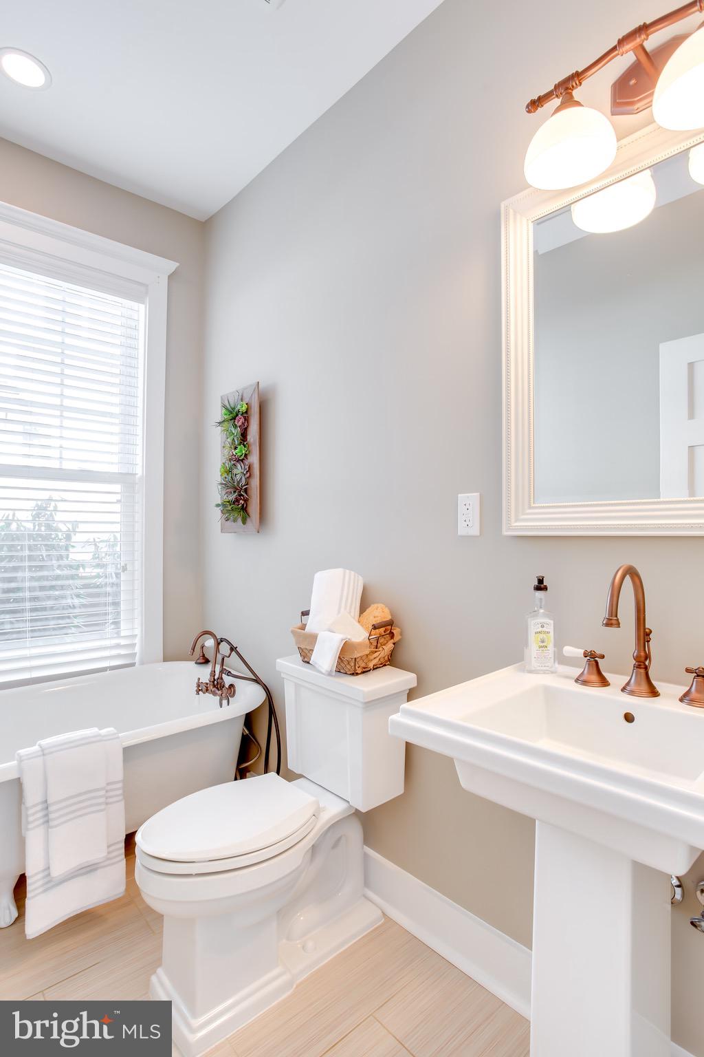 4124 21st Road North Arlington, VA 22207 - Photo 23 of 56 Main level Bath w/ original 1925 claw foot tub