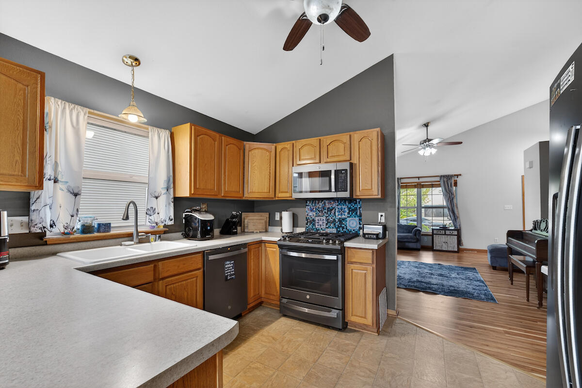 3929 Scenic Way Caledonia, WI 53126 - Photo 6 of 20 DSC07390