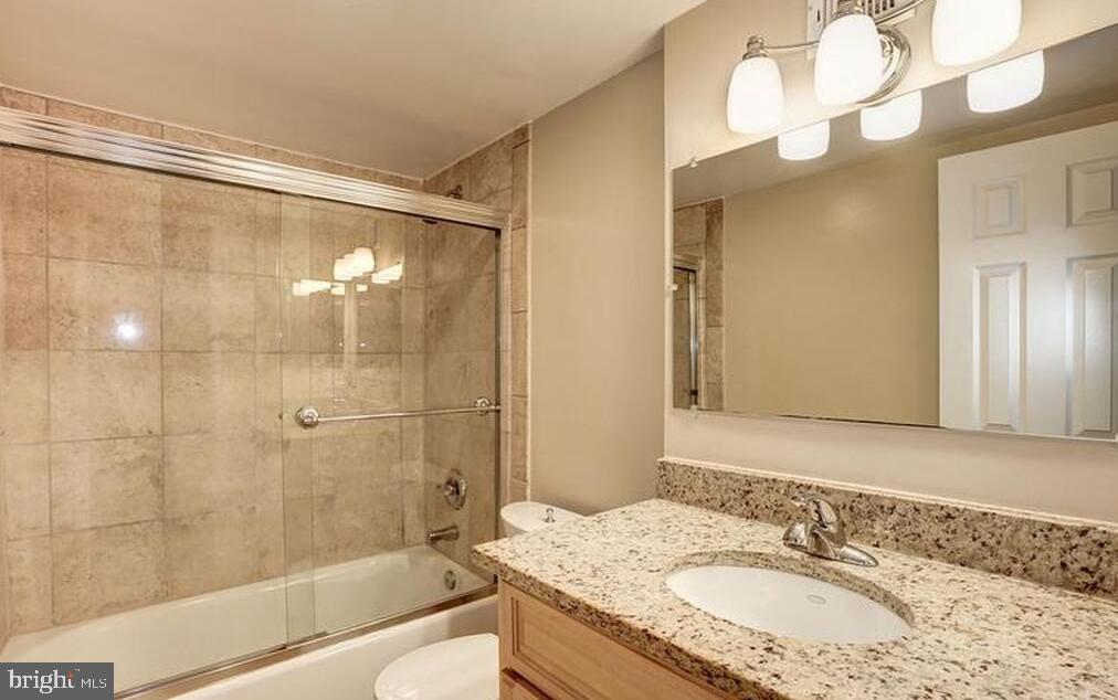6800 Fleetwood Road, Unit 913 McLean, VA 22101 - Photo 10 of 13 Elegant bathroom with modern finishes.