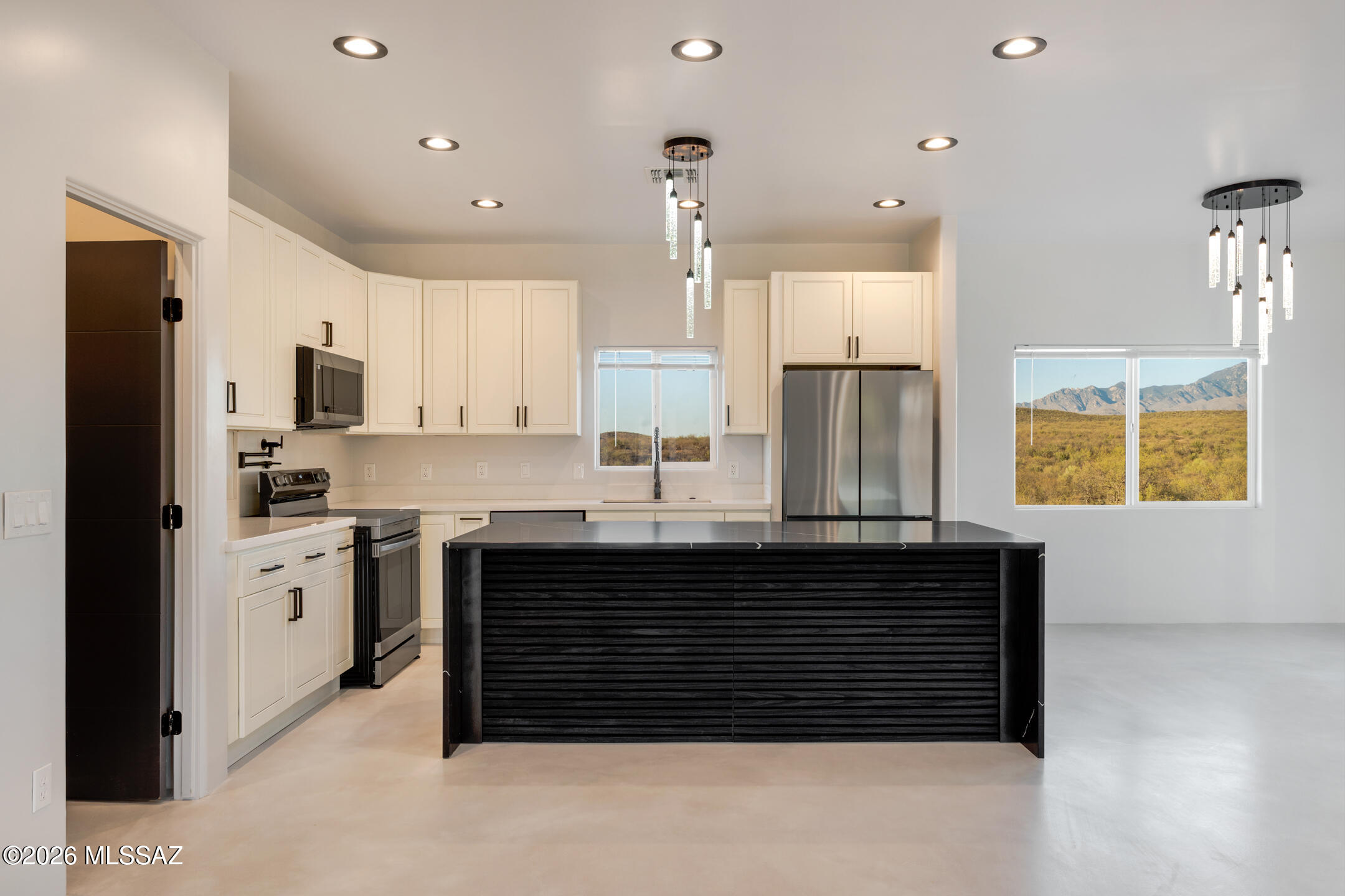 24 Camino Olympia Rio Rico, AZ 85648 - Photo 6 of 32 Kitchen