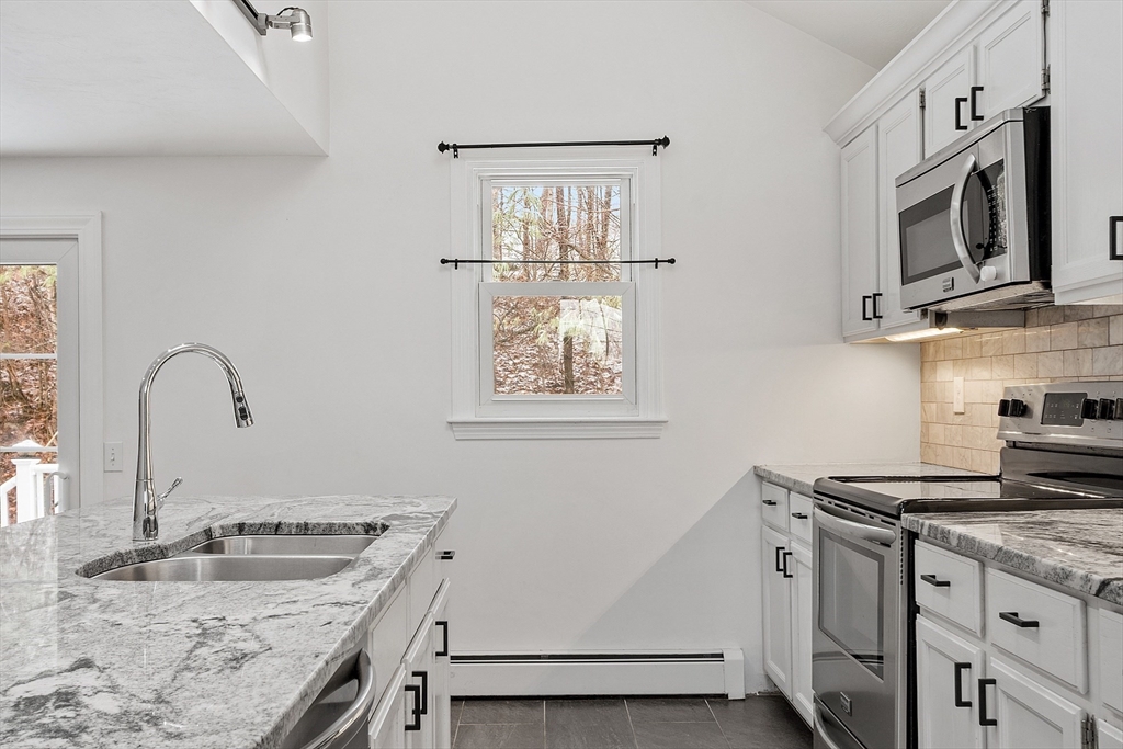 93 Bear Hill Road Gardner, MA 01440 - Photo 11 of 29 Gallery Image 11