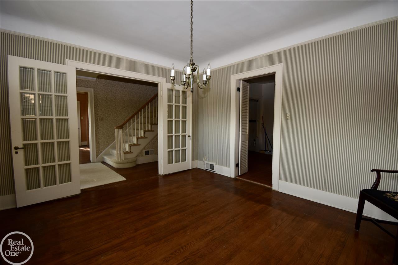 49 Hawthorne Road Grosse Pointe, MI 48236 - Photo 10 of 30 31388913-9.JPG