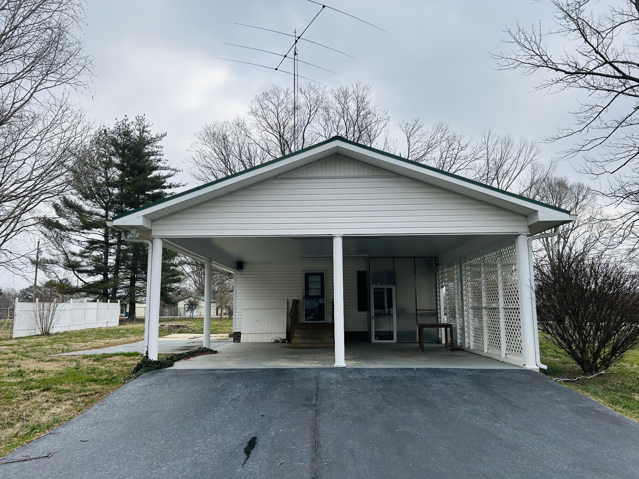 401 Hillcrest Road Manchester, TN 37355 - Photo 5 of 39