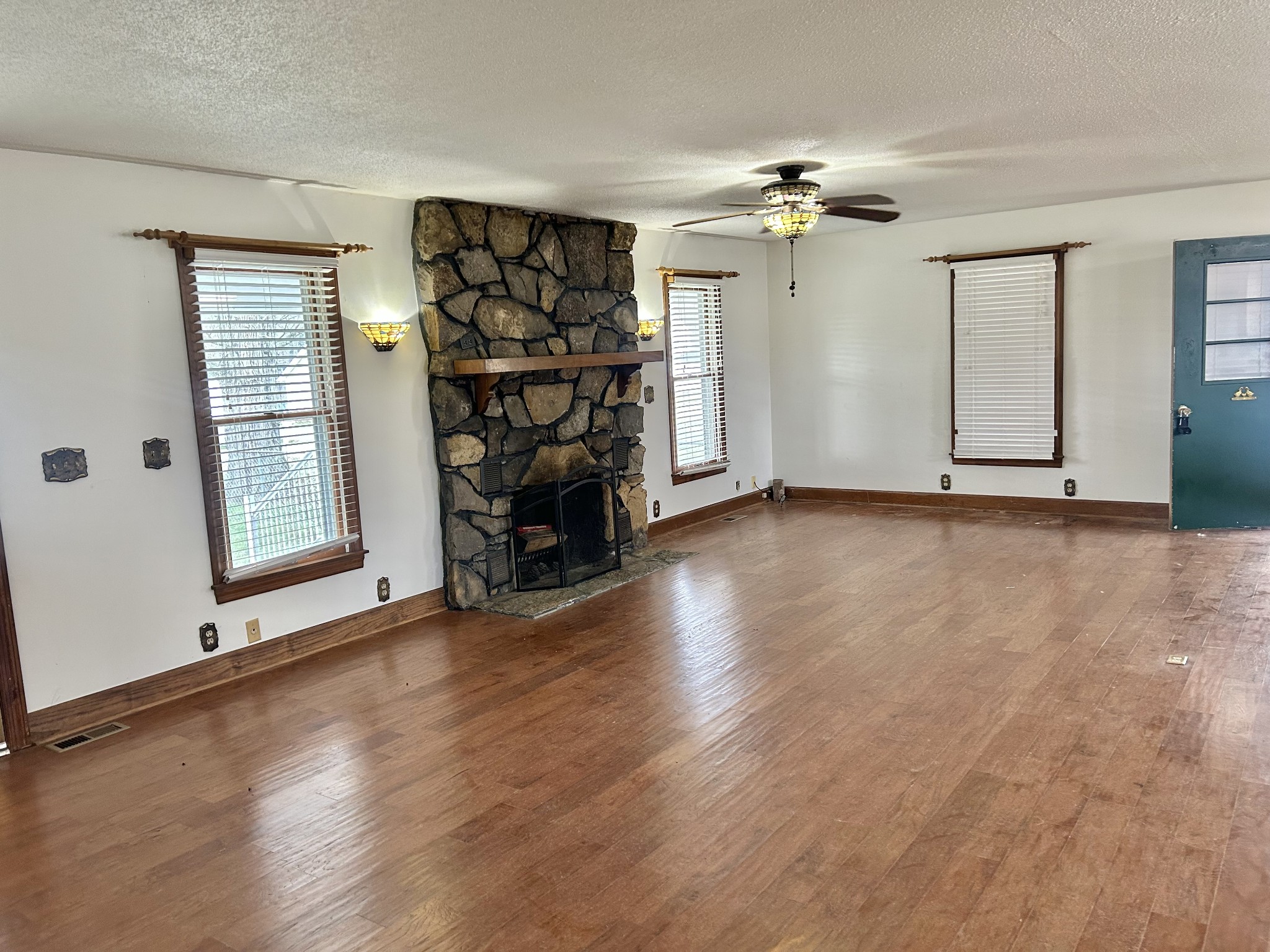 401 Hillcrest Road Manchester, TN 37355 - Photo 9 of 39