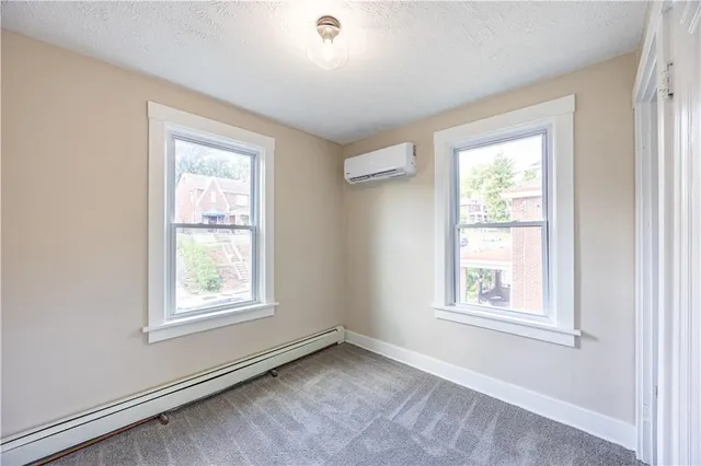 $1,800 | 2020 Frankella Avenue, Pittsburgh, PA 15221